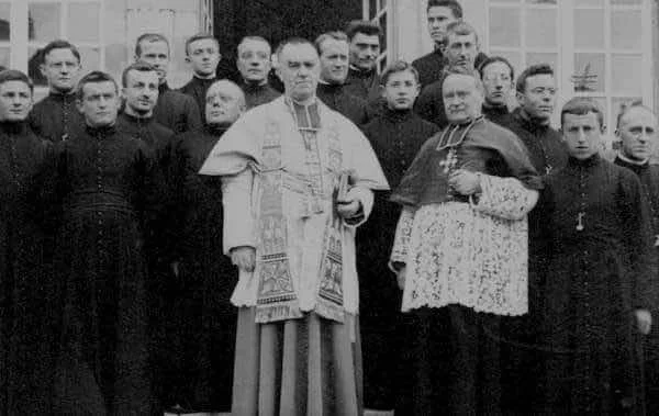 Eudisti riuniti in Normandia durante una celebrazione